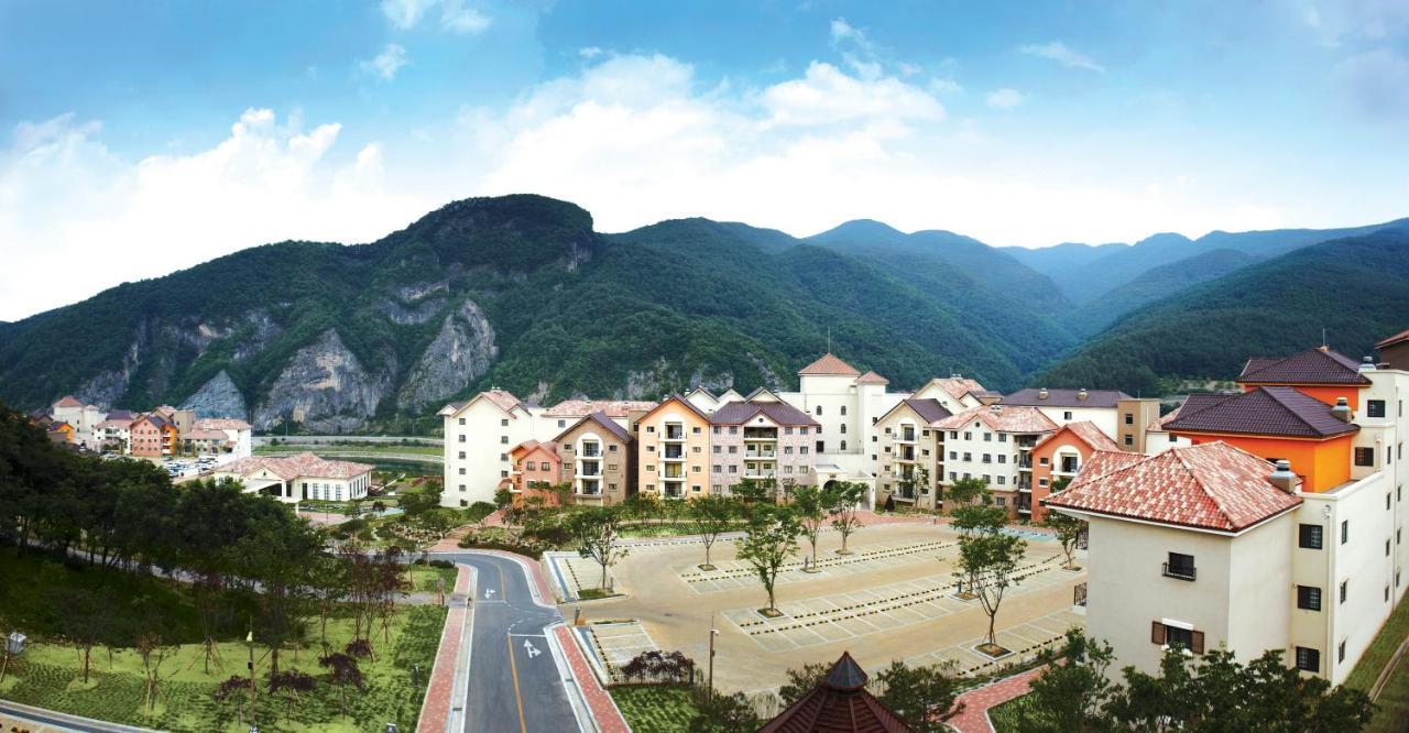 Tops10 Resort Donggang Cistar Yeongwol Exterior photo