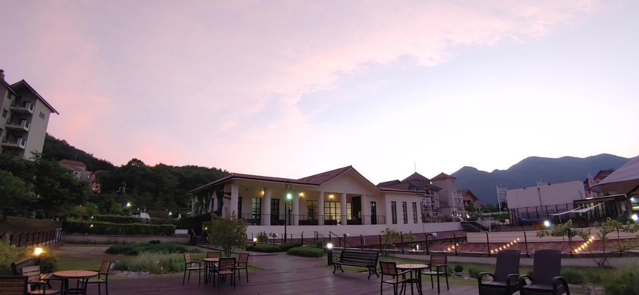 Tops10 Resort Donggang Cistar Yeongwol Exterior photo